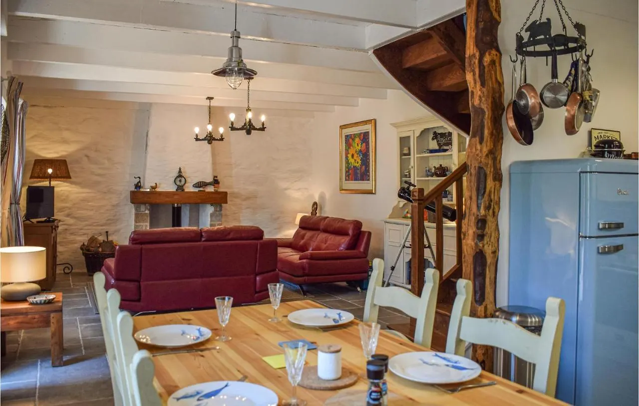 Awesome Home In Quemper Guezennec With Kitchen צרפת